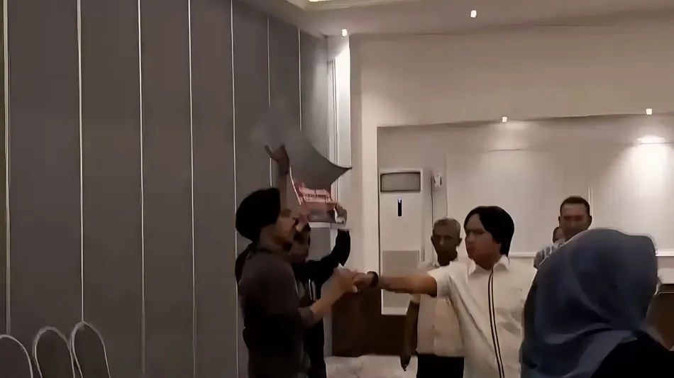 Mahasiswa Kangean Yogyakarta Gruduk Rapat Banggar DPRD Sumenep di sebuah Hotel Mewah di Jogja (Ilustrasi)